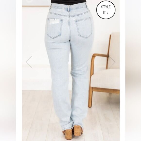 BNWOT Pink Lily Boutique Light Wash Distressed Straight Leg Jeans Size 30 - Picture 6 of 6